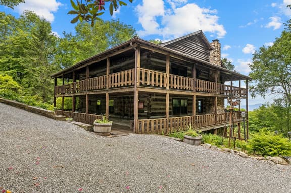 Logs of Luxury Cabin - Golfers Dream