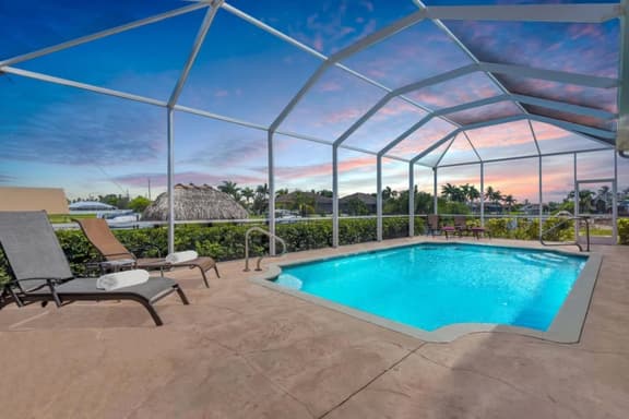Villa del Sol with Pool