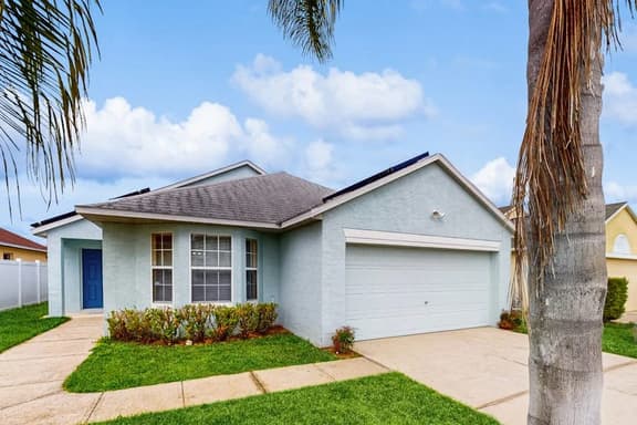 Open Plan 4 Bed Home w/ West Facing Pool (409)