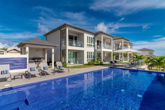 Blue Lace - 2 Bed Luxury Suite with Ocean